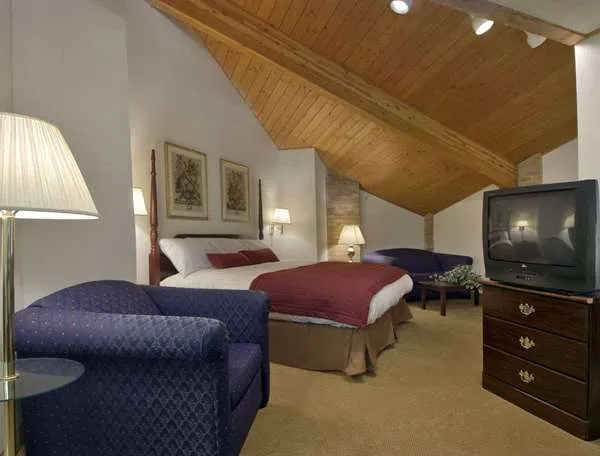 Baymont by Wyndham Whitewater 4