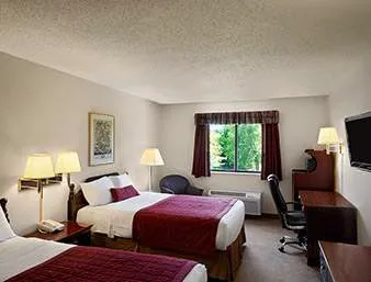 Baymont by Wyndham Whitewater 4