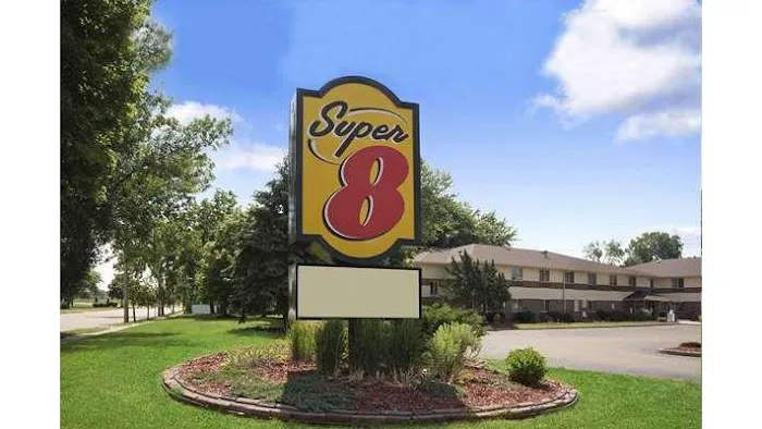 Super 8 by Wyndham Whitewater WI 4