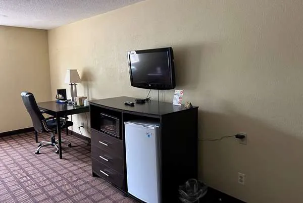 Super 8 by Wyndham Whitewater WI 4