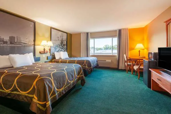 Super 8 by Wyndham Berlin 4