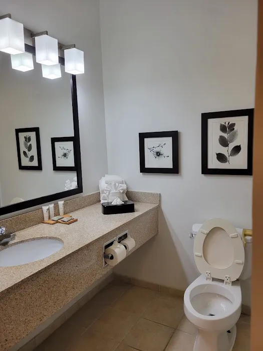 Country Inn & Suites by Radisson, Madison West, WI 5