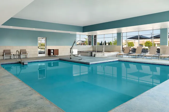 Holiday Inn Express & Suites Madison West - Middleton by IHG 5