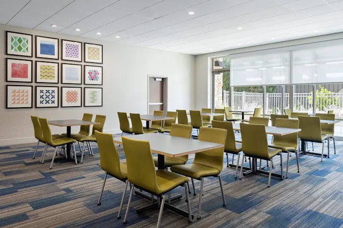 Holiday Inn Express & Suites Madison West - Middleton by IHG 5
