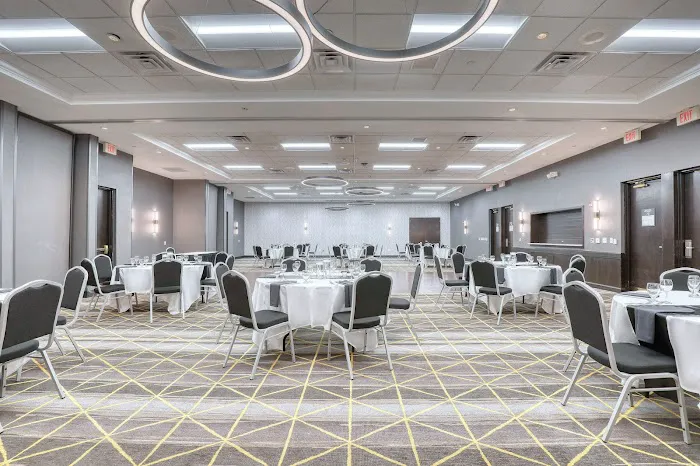 Holiday Inn & Suites Madison West - Middleton by IHG 4