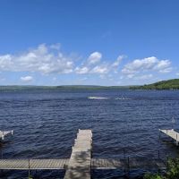 Burhop's Lakeside Lodge ico