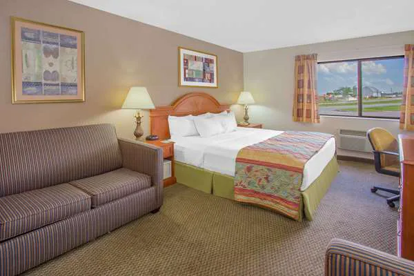 Days Inn by Wyndham Portage 4