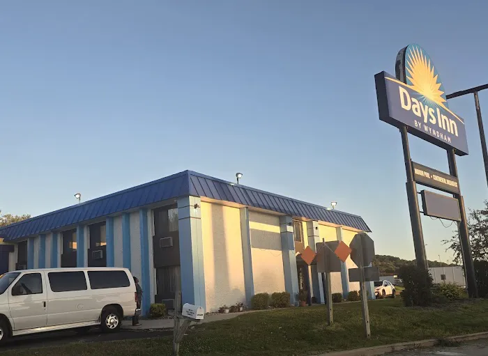 Days Inn by Wyndham Portage 4