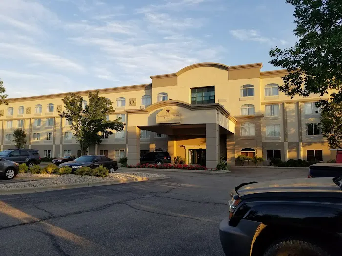 Magnuson Grand Hotel 4
