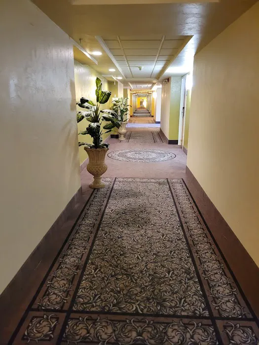 Magnuson Grand Hotel 4