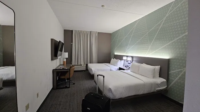 Magnuson Grand Hotel 4