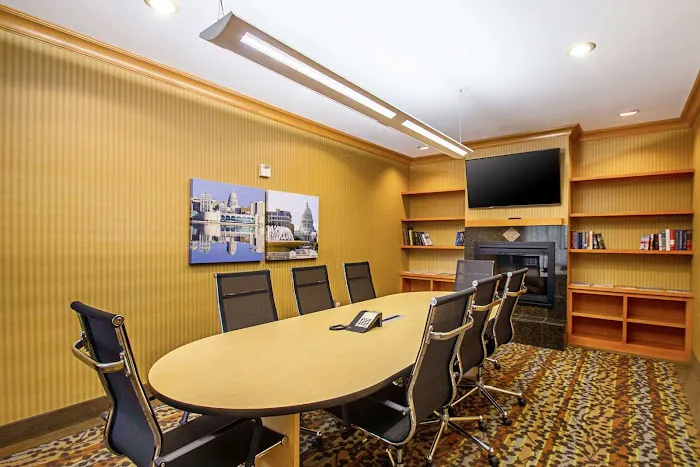 MainStay Suites Madison - Monona 4