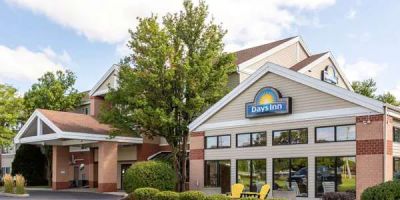 Days Inn & Suites by Wyndham Madison