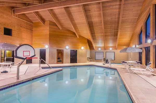 AmericInn by Wyndham Madison South 4
