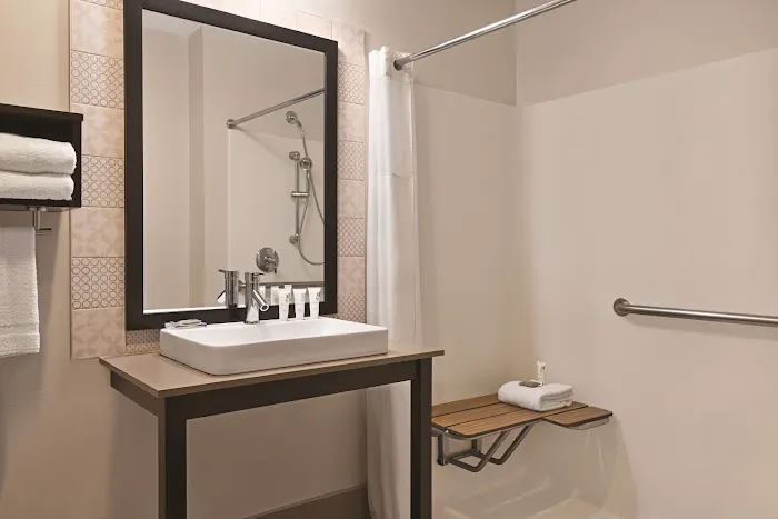 Country Inn & Suites by Radisson, Madison, WI 4