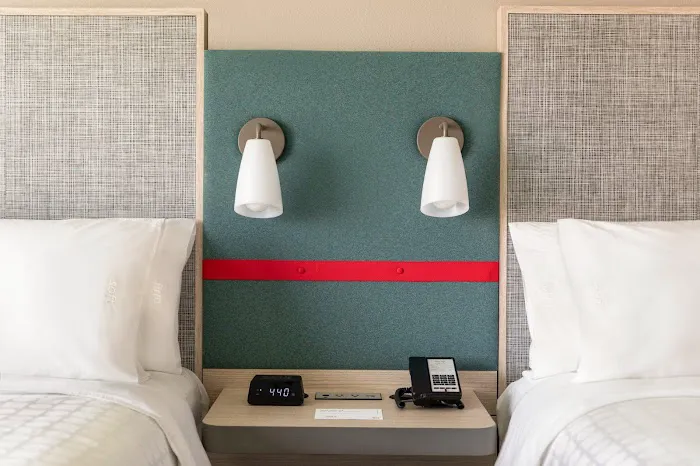 avid hotel Madison - Monona, an IHG Hotel 4