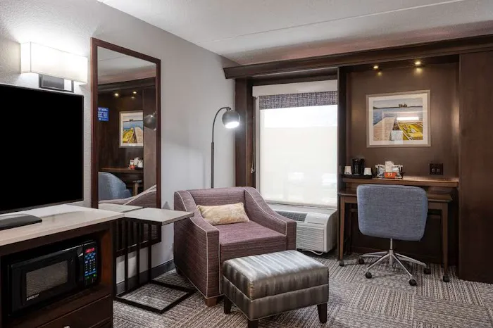 Hampton Inn Janesville 4