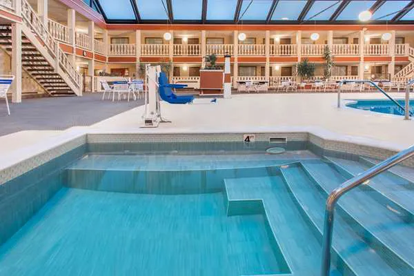 AmericInn by Wyndham Janesville 4
