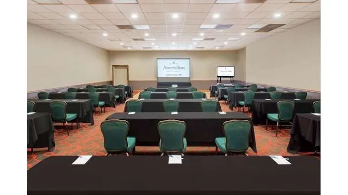AmericInn by Wyndham Janesville 4