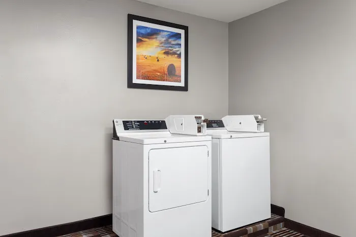 Microtel Inn & Suites by Wyndham Janesville 4