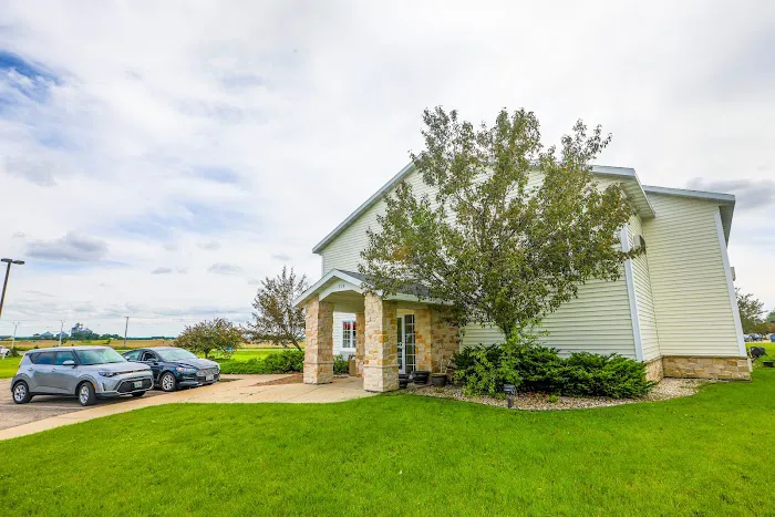 Evansville Inn & Suites 4