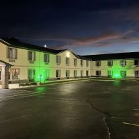Delavan Inn and Suites ico