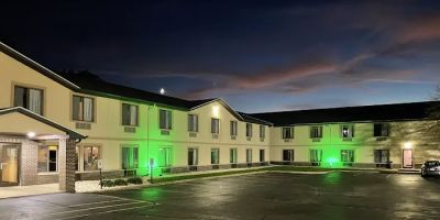 Delavan Inn and Suites