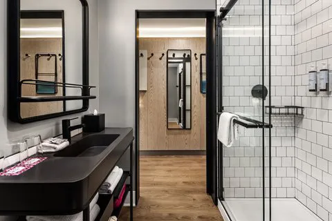 Moxy Madison Downtown 5