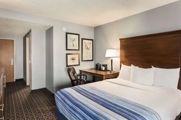 AmericInn by Wyndham Madison West 4