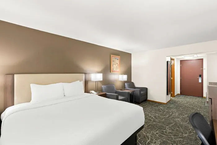 Best Western West Towne Suites 4