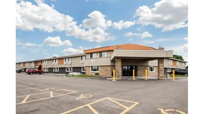 Quality Inn Madison West Near University Area 4