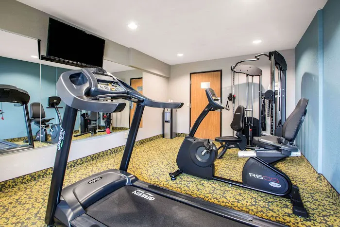 Quality Inn Madison West Near University Area 4