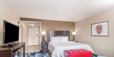 Hampton Inn & Suites Madison Downtown