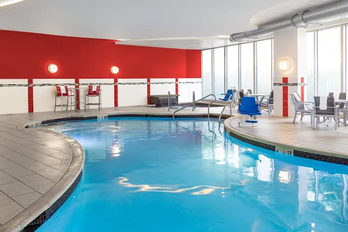 Hampton Inn & Suites Madison Downtown 4