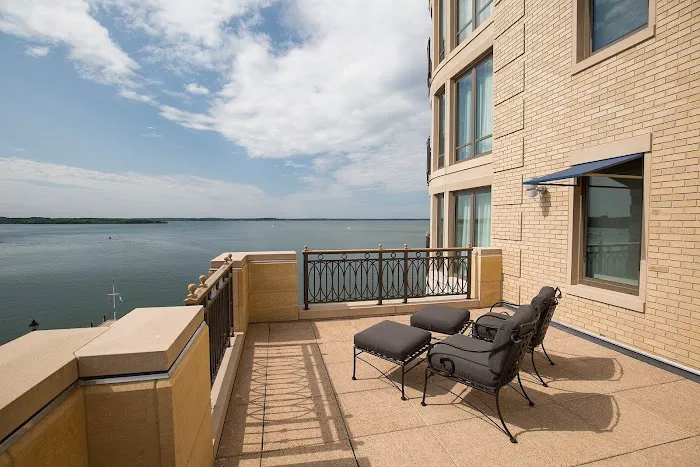The Edgewater Hotel 4