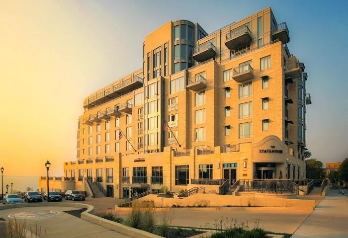The Edgewater Hotel 4