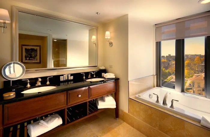 The Edgewater Hotel 4