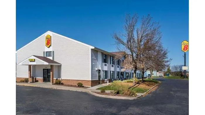 Super 8 by Wyndham Portage 4