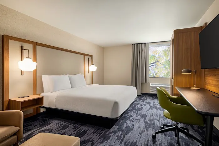 Fairfield Inn & Suites Madison South 4