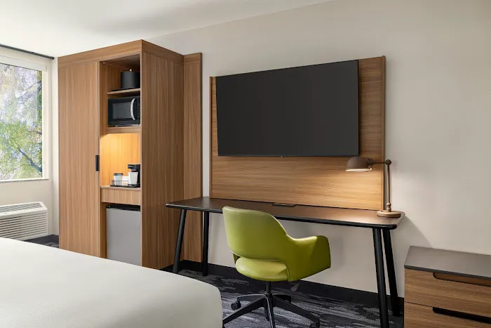 Fairfield Inn & Suites Madison South 4
