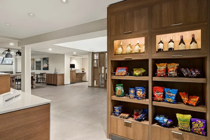 Fairfield Inn & Suites Madison South 4