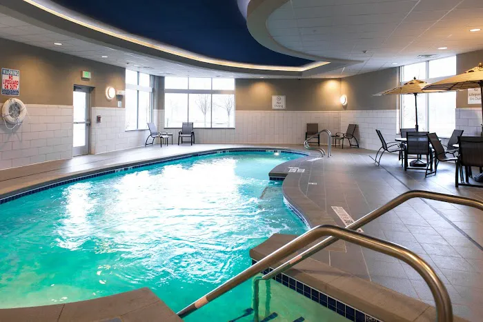 Holiday Inn Express & Suites Madison Central by IHG 4