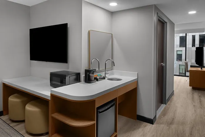 Embassy Suites by Hilton Madison Downtown 4