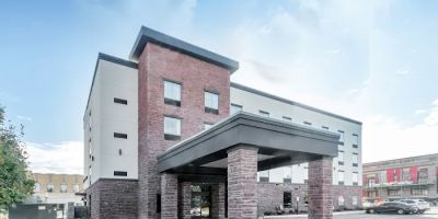 Cobblestone Hotel & Suites - Janesville
