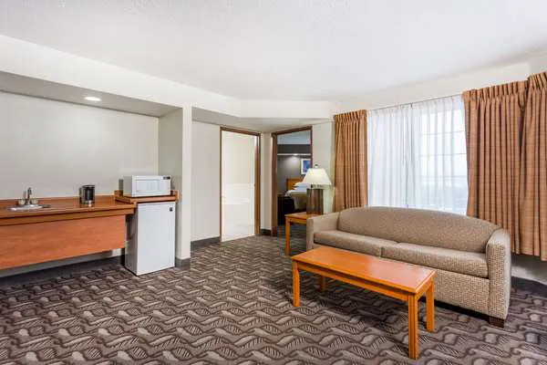 Wyndham Garden Madison Fitchburg 4