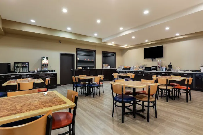 MainStay Suites Fitchburg - Madison 4