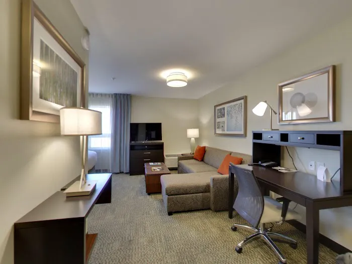 Staybridge Suites Madison - Fitchburg by IHG 4
