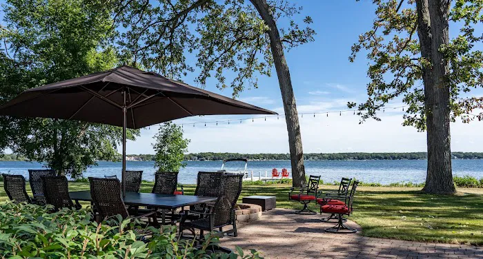 Lake House 4