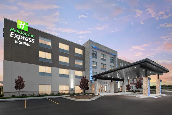 Holiday Inn Express & Suites Elkhorn - Lake Geneva Area by IHG 4