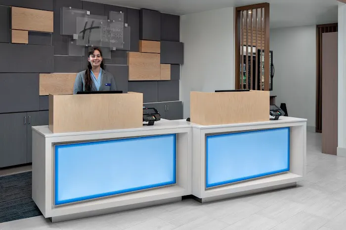 Holiday Inn Express & Suites Elkhorn - Lake Geneva Area by IHG 4